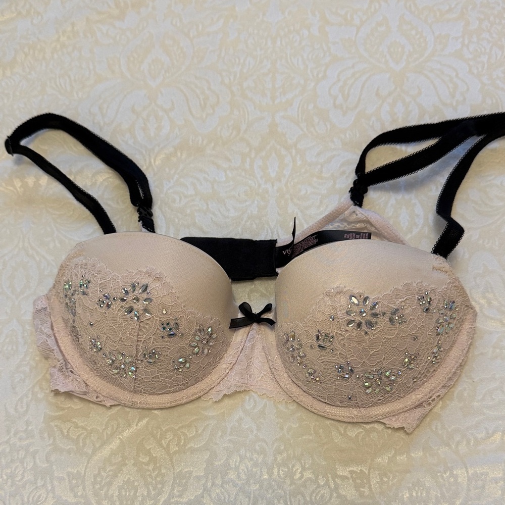 Victoria's Secret Lace Embellished Dream Angels Bra - Cream & Black 34B